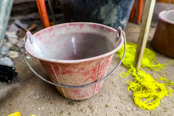 Balde Sujo Canteiro Obras Construtor — Fotografia de Stock