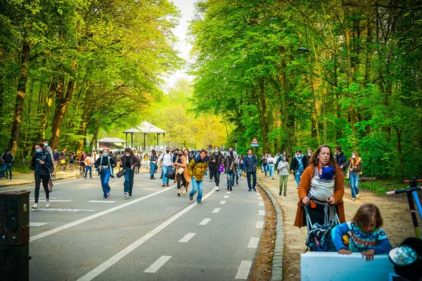 Brussels Belgium May 2021 Revellers Brussels Bois Cambre Park Covid — Stock Photo, Image