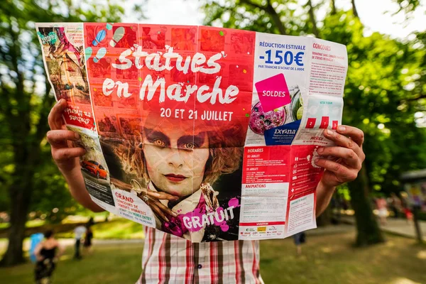 Marche Famenne Belgium 2019年8月26日 ベルギーの6万人の来場者を集めた 生きた体で塗装された装飾された彫像を展示する States March というイベント — ストック写真