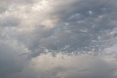 Güney Endülüs, İspanya 'da bulutlarla dolu mavi gökyüzü