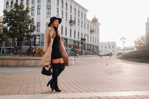 Stylish Young Woman Beige Coat Black Hat City Street Women — Stock Photo, Image