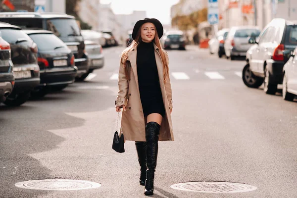 Stylish Young Woman Beige Coat Black Hat City Street Women — Stock Photo, Image