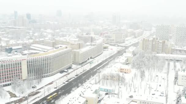 Śnieżny miejski centrum Mińsk z wysokość. Białoruś — Wideo stockowe