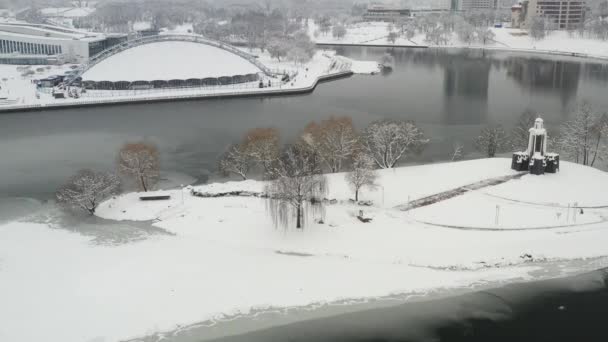 Snow-covered old center of Minsk from a height. The Trinity suburb. Belarus — Stock Video