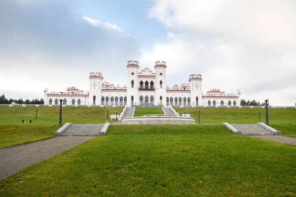 Palais Puslovsky Automne Château Kossovsky Biélorussie — Photo