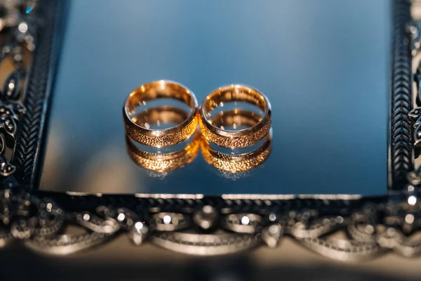 Primer Plano Dos Anillos Oro Para Una Boda —  Fotos de Stock