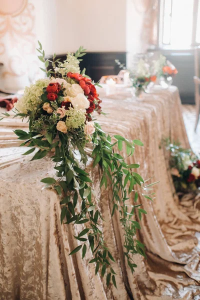 Décoration Table Mariage Avec Des Fleurs Sur Table Dans Château — Photo