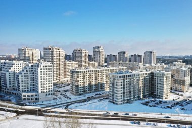 Minsk şehrinin yeni küçük bölgesinin kışın en yüksek noktasından bakın. Minsk.Belarus 'un yeni deniz feneri bölgesi..