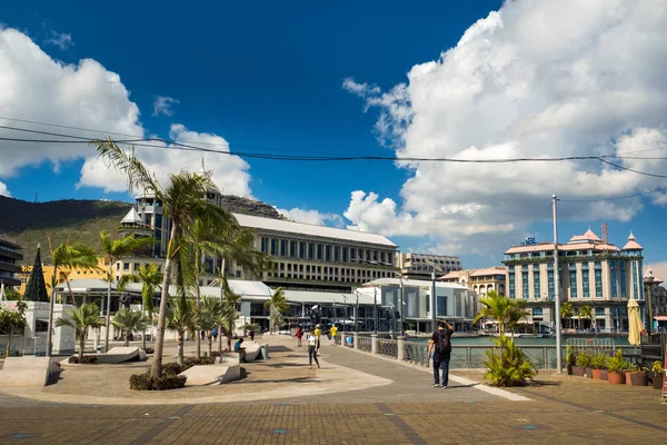 MERKEZİ - 12 ARALIK 2019. Mauritius Limanı Louis 'in başkentindeki rıhtım..