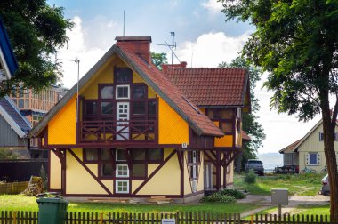 17 Ağustos 2017, Pervalka köyü, Litvanya, eski Litvanya geleneksel ahşap evi.