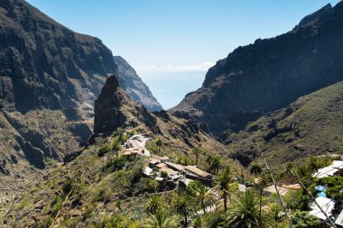 İspanya 'nın maskeli köyü, Tenerife' nin popüler turizm beldesi Maskeli Köyü.