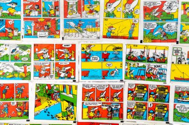 28 Mart 2021, Minsk, Belarus. Tipitip çiklet ambalajı toplamak hobi.