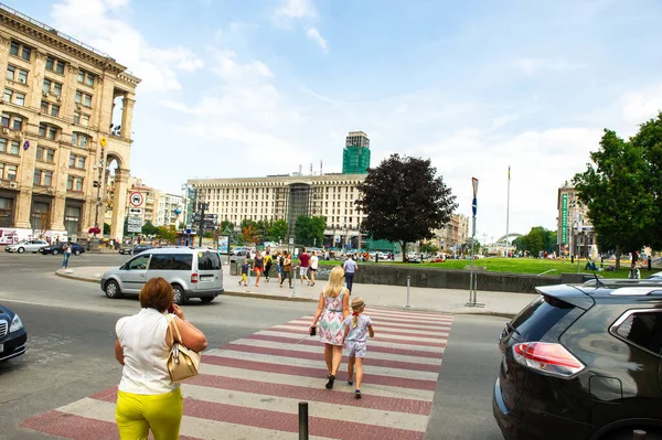 Kiev Ukraine June 2018 Turistas Rua Centro Kiev — Fotografia de Stock