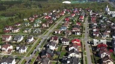 Minsk.Belarus 'taki Drozdy' deki özel sektörün yüksekliğinden bir görüntü.