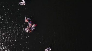 Minsk Denizi 'ndeki yat ve yelkenliler ya da Minsk yakınlarındaki Zaslavsky barajı. Beyaz Rusya