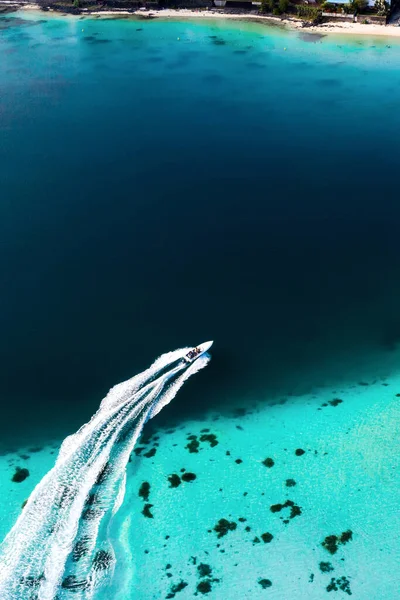 Вид Сверху Лагуну Блю Бэй Маврикия Лодка Плавает Бирюзовой Лагуне — стоковое фото