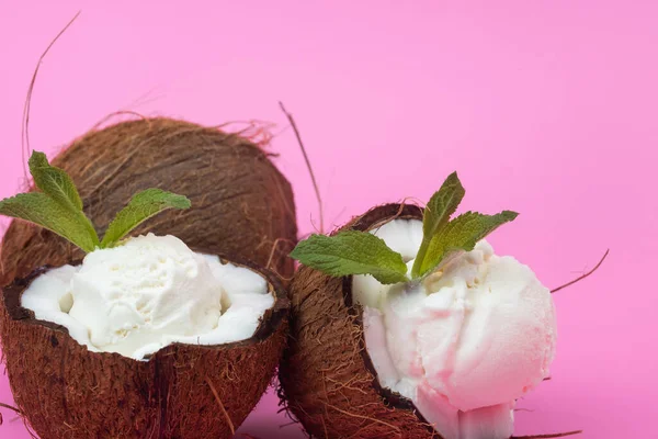 Vanilla Ice Cream Balls Fresh Coconut Halves Decorated Mint Leaves — Stock Photo, Image