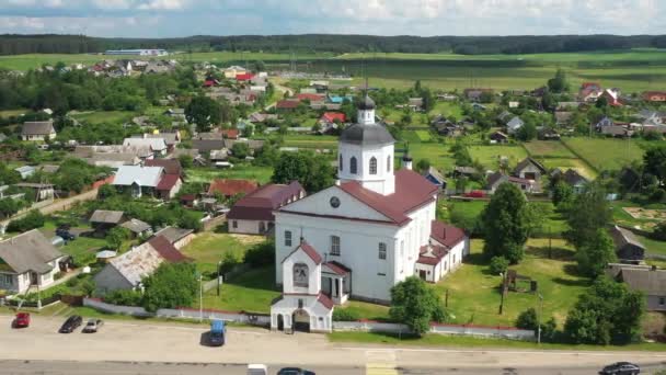 Orthodox Church of the Transfiguration of the Lord in the agro-town of Rakov near Minsk, Belarus — Video Stock