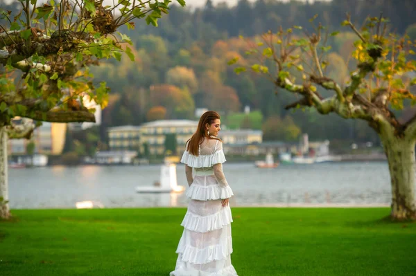 Bride White Wedding Dress Park Austrian Town Large Trees Sunset — Stock Photo, Image