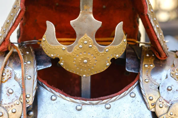 Starożytny Hełm Rycerski Zbroją Średniowieczna Koncepcja — Zdjęcie stockowe