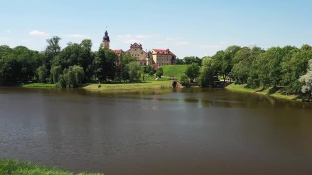 Vista superior do Castelo de Nesvizh durante o dia.Bielorrússia — Vídeo de Stock