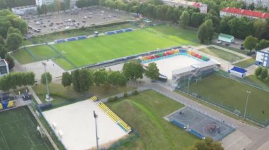 Minsk 'in merkezinde spor kompleksi ve oyun için açık hava spor sahası. Beyaz Rusya