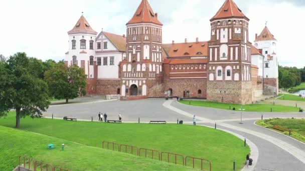 Vista Altura Castelo Mir Bielorrússia Parque Dia Verão Bielorrússia — Vídeo de Stock