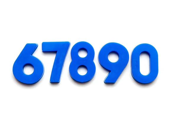 Beyaz arkaplandaki basit sayılar kümesi. Sayıların okul öncesi öğrenimi.