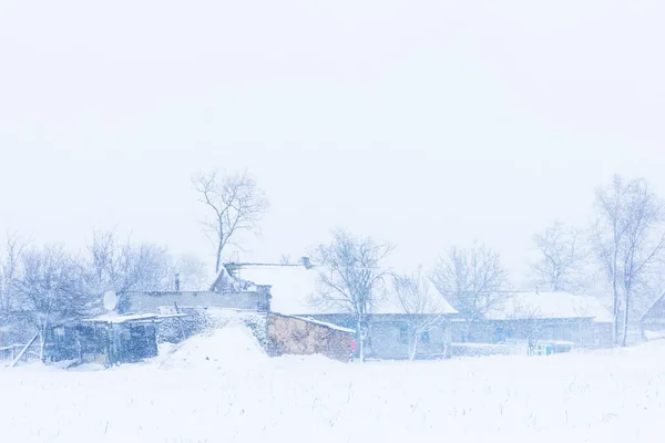 Osamělý Dům Během Vánice Dům Byl Pokryt Sněhem Sněhová Bouře — Stock fotografie
