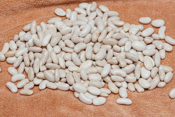 Beyaz fasulye, şeker, baklagiller, sebze proteini, et değiştirme, turta, salata, fasulye, lif