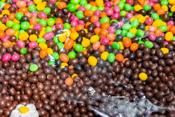 Bir fıçı dolusu şeker. Çocuklar için tatlılar.