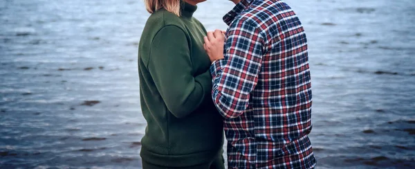 Guy Girl Hugging Backdrop Lake Loving Couple Family Happiness — Stock Photo, Image
