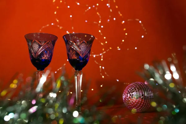 Nouvel Carte Noël Sur Fond Rouge Deux Verres Champagne Une — Photo