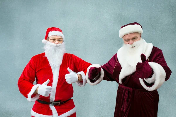 Ded Moroz Aus Russland Und Der Weihnachtsmann Lernten Sich Kennen — Stockfoto