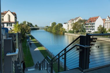 Bamberg, Bavyera, Almanya - 10.16.2016: Regnitz nehrinin her iki yakasındaki Ortaçağ Alman köyü Bamberg.