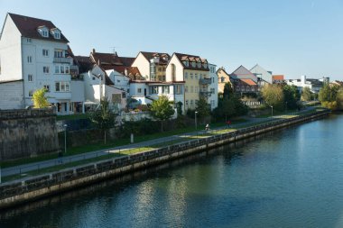 Bamberg, Bavyera, Almanya - 10.16.2016: Regnitz nehrinin her iki yakasındaki Ortaçağ Alman köyü Bamberg.