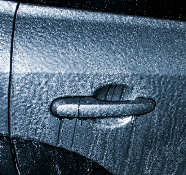 Winter Ijskoude Regen Icing Het Oppervlak Van Auto Ijsjes — Stockfoto