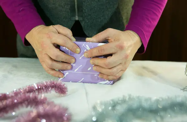 Process Wrapping Gifts Holiday Women Hands Work Scissors Adhesive Device — Stock Photo, Image