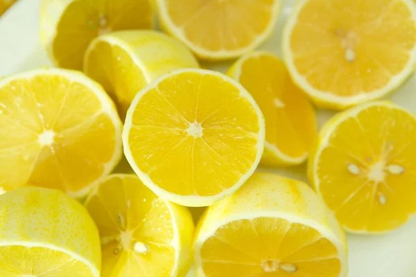 Čerstvé Zralé Citróny Pozadí Velkého Množství Citronů Rozpůlené Bez Chuti — Stock fotografie