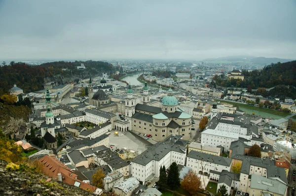 Salzburg Austria 2014 Widok Miasto Rzekę Salzach Najwyższego Punktu Miasta — Zdjęcie stockowe