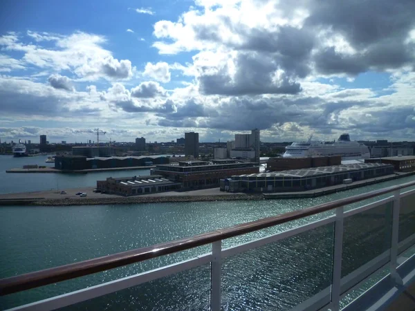 Kustlijn Uitzicht Vanaf Een Cruiseschip Noordzee Uitzicht Vanaf Zee — Stockfoto