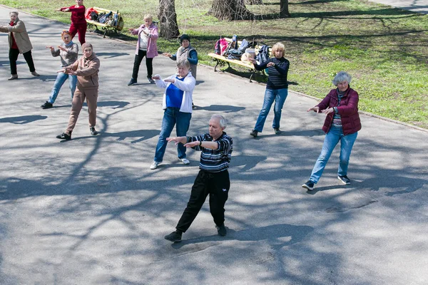 Dnepropetrovsk Ucrania 2021 Grupo Personas Mayores Haciendo Curso Gimnasia Salud —  Fotos de Stock