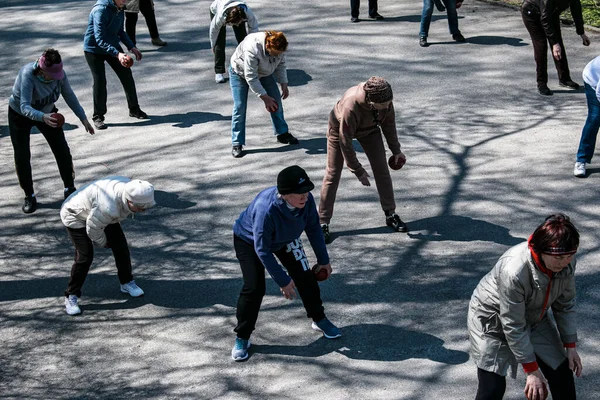 Dniepropietrowsk Ukraina 2021 Grupa Osób Starszych Wykonujących Gimnastykę Zdrowotną Fitness — Zdjęcie stockowe