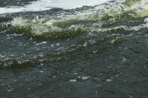 Konsistensen Vatten Ytan Ett Litet Vattenfall Den Ukrainska Stäppen Närbild — Stockfoto