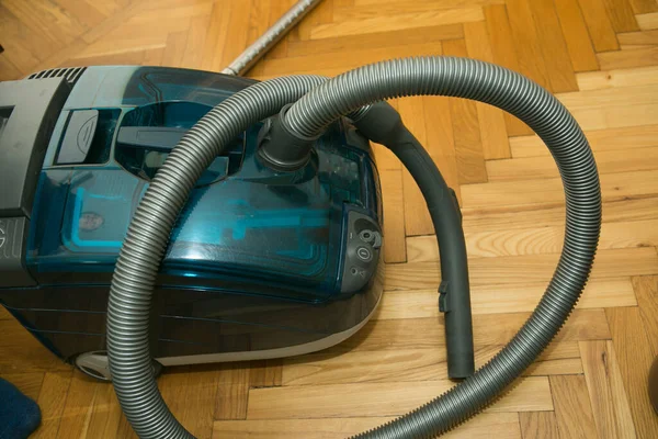 Process Cleaning Room Vacuum Cleaner Aquafilter Hands Man Preparing Vacuum — Stock Photo, Image