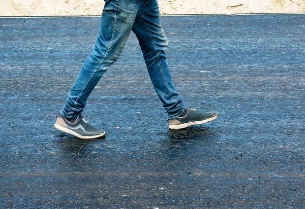 Legs Man Walking Asphalt Road Walking — Stock Photo, Image