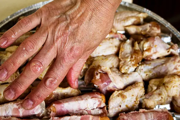 Processo Cozinhar Pernas Frango Peito Frango Churrasco Livre Piquenique Comer — Fotografia de Stock