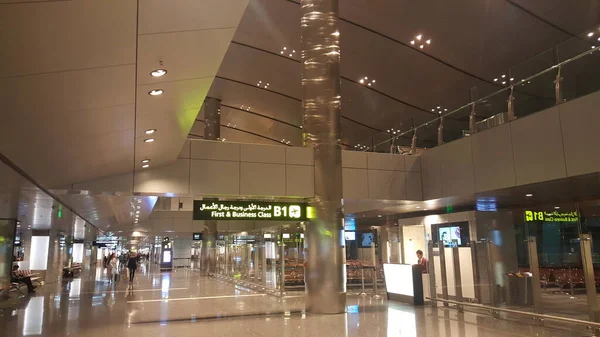 Doha Qatar 2018 2014年にドーハの新しい国際空港としてオープンしたハマド国際空港 Doh のターミナルの眺め カタール航空 Qrコード のハブです — ストック写真
