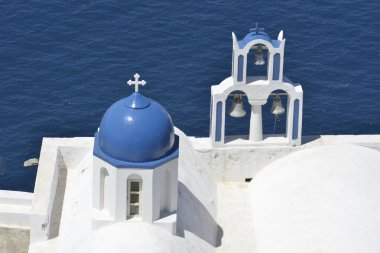 Imerovigli geleneksel mavi ve beyaz chapel
