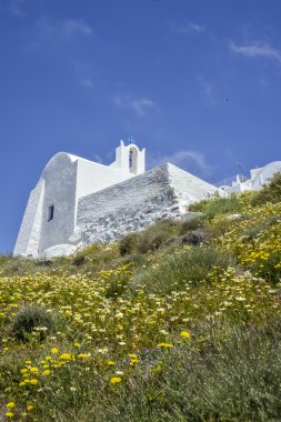Imerovigli geleneksel mavi ve beyaz chapel
